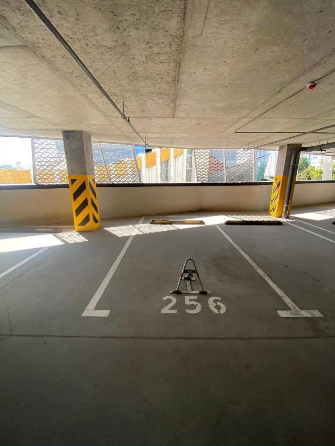 New Apart Lesi Ukrainky Blvd And Olimpiyska And Kreshchatyk And Manhattan City With Parking Κίεβο Εξωτερικό φωτογραφία
